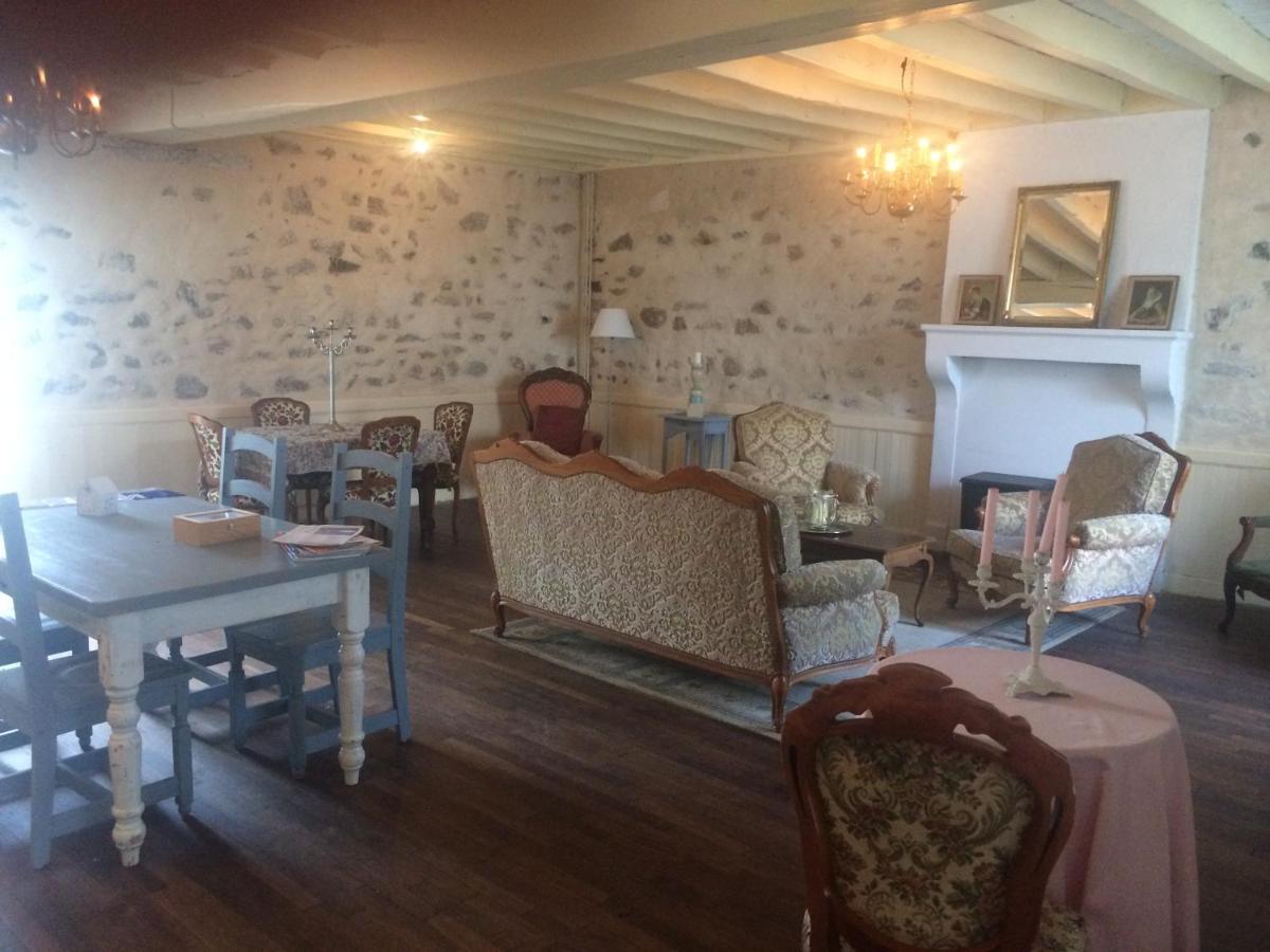 Chambres D'Hotes La Chaumiere Coulonges  外观 照片