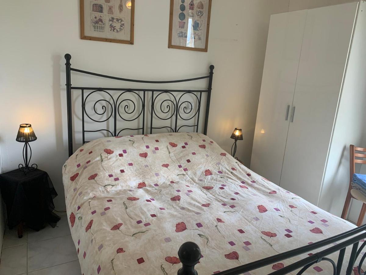 Chambres D'Hotes La Chaumiere Coulonges  外观 照片